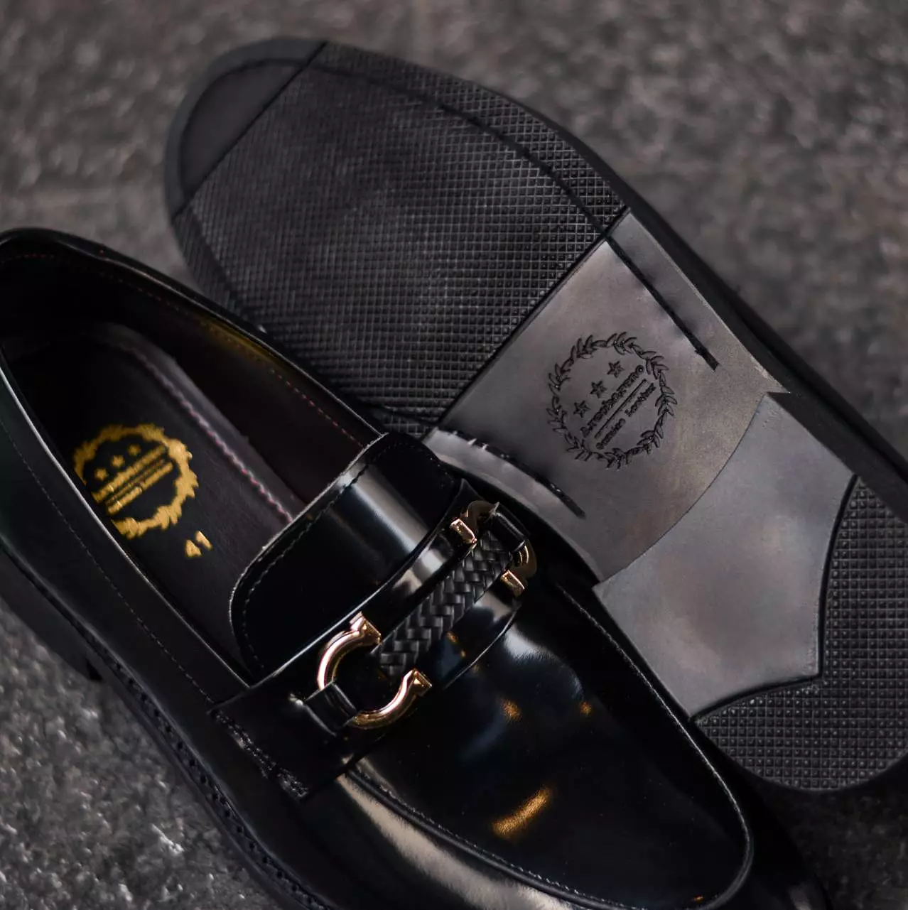 702 Horsebit Loafer Piano Black VII