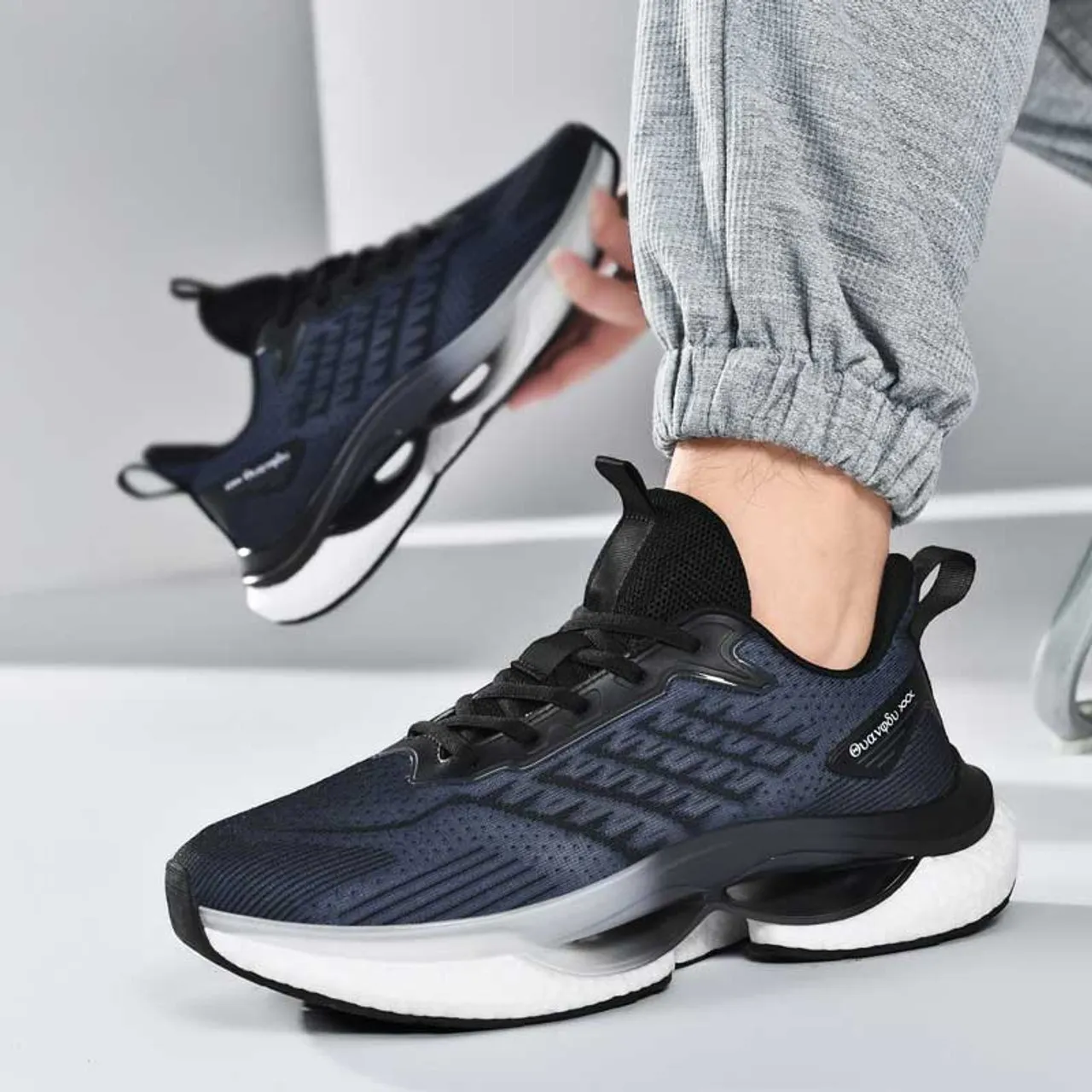 Black flyknit stripe texture casual shoe sneaker 2496