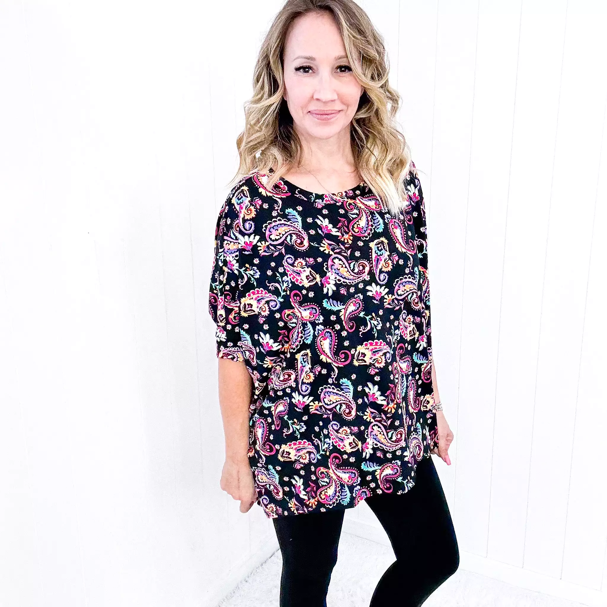 Dear Scarlett Essential Blouse in Black and Pink Paisley