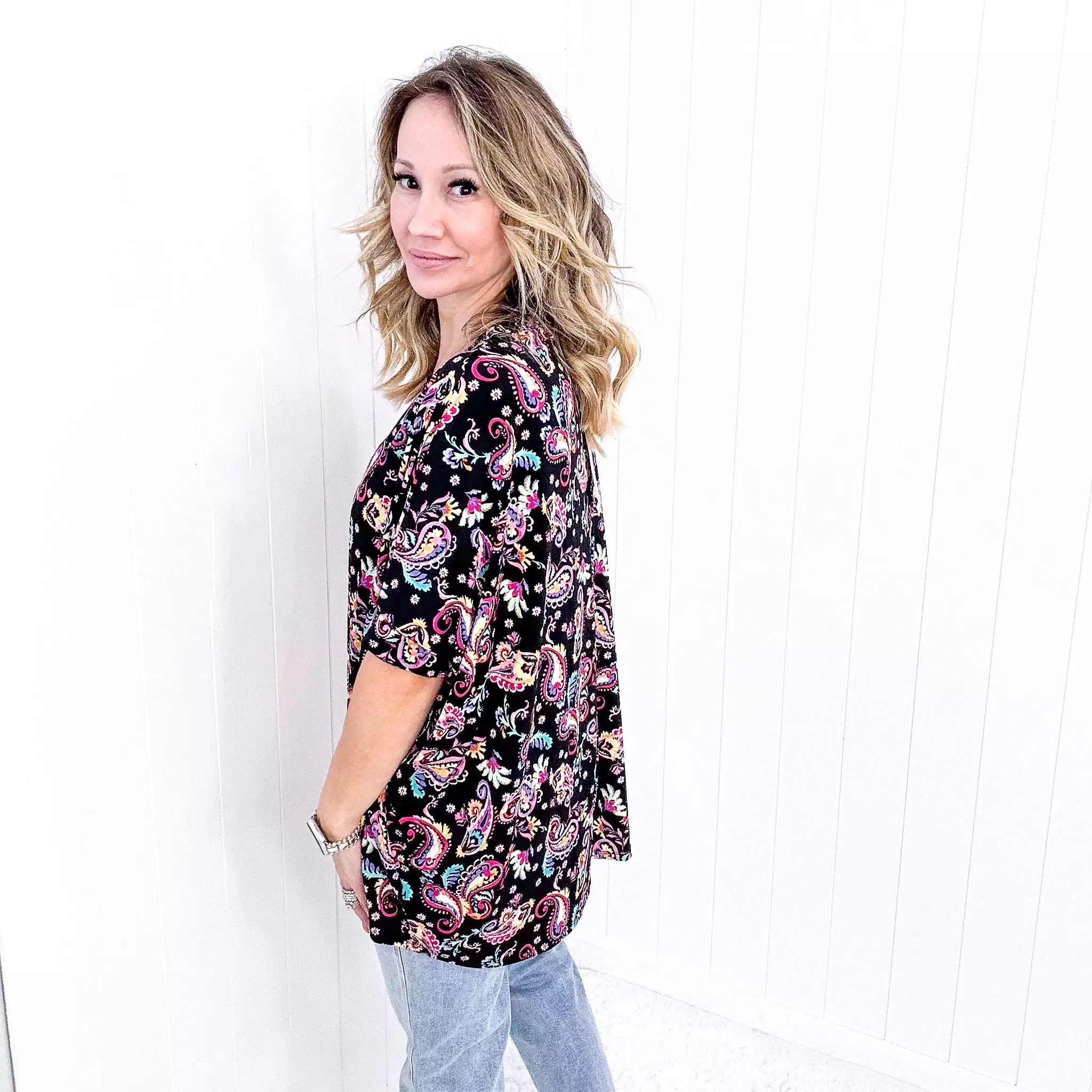 Dear Scarlett Essential Blouse in Black and Pink Paisley