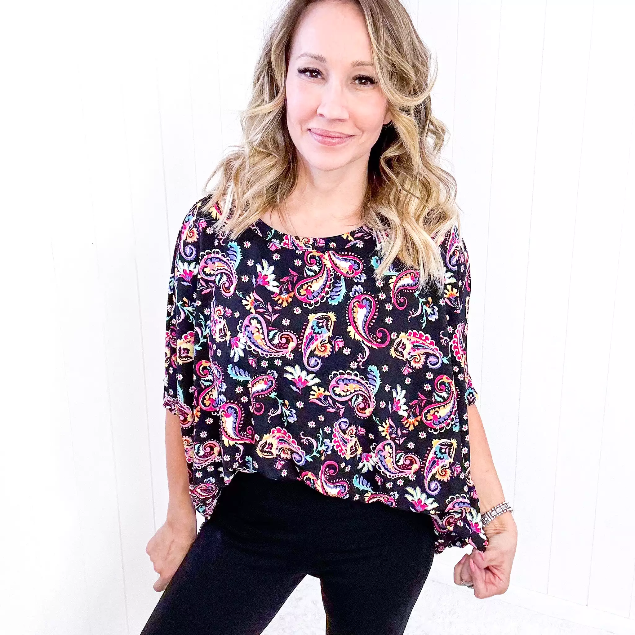 Dear Scarlett Essential Blouse in Black and Pink Paisley