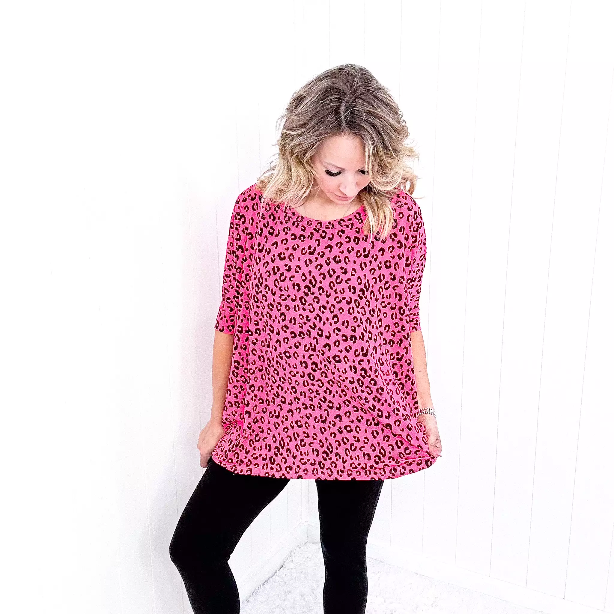 Dear Scarlett Essential Blouse in Hot Pink Leopard