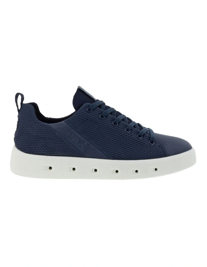 Street 720 Leather Sneaker in Blue